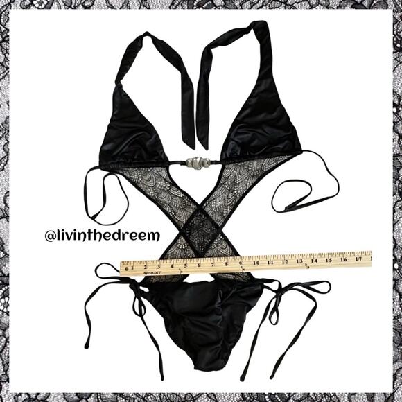 Beach Bunny Unforgettable One Piece Monokini Size Medium NWOT $299 - Picture 12 of 15